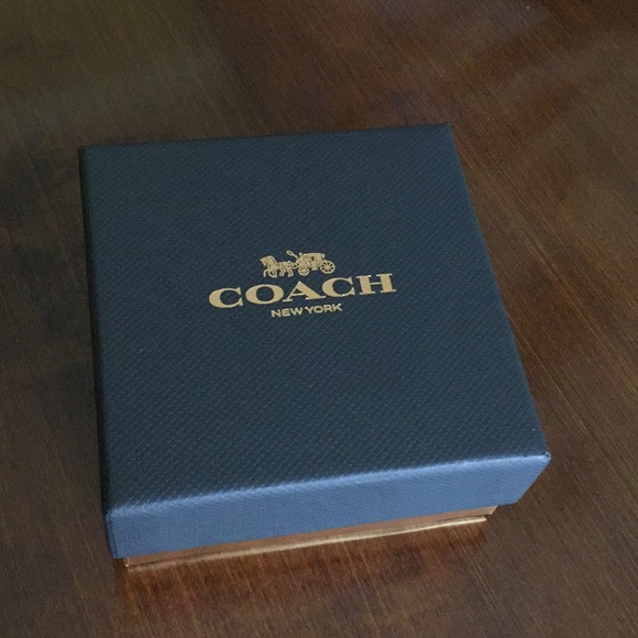 BOXED Coach Signature Link Necklace - Picture 5 of 6